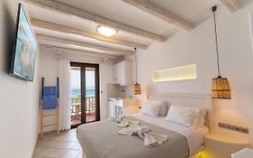 Nikos Apartments And Studios